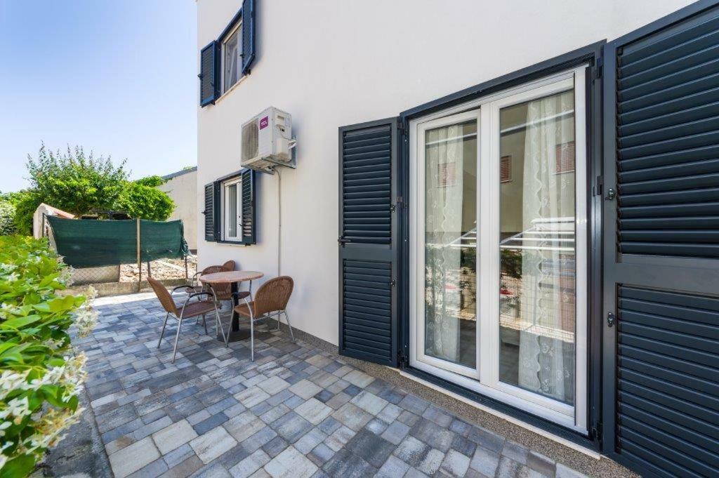 Apartmani Paradise Petrcane Exterior photo