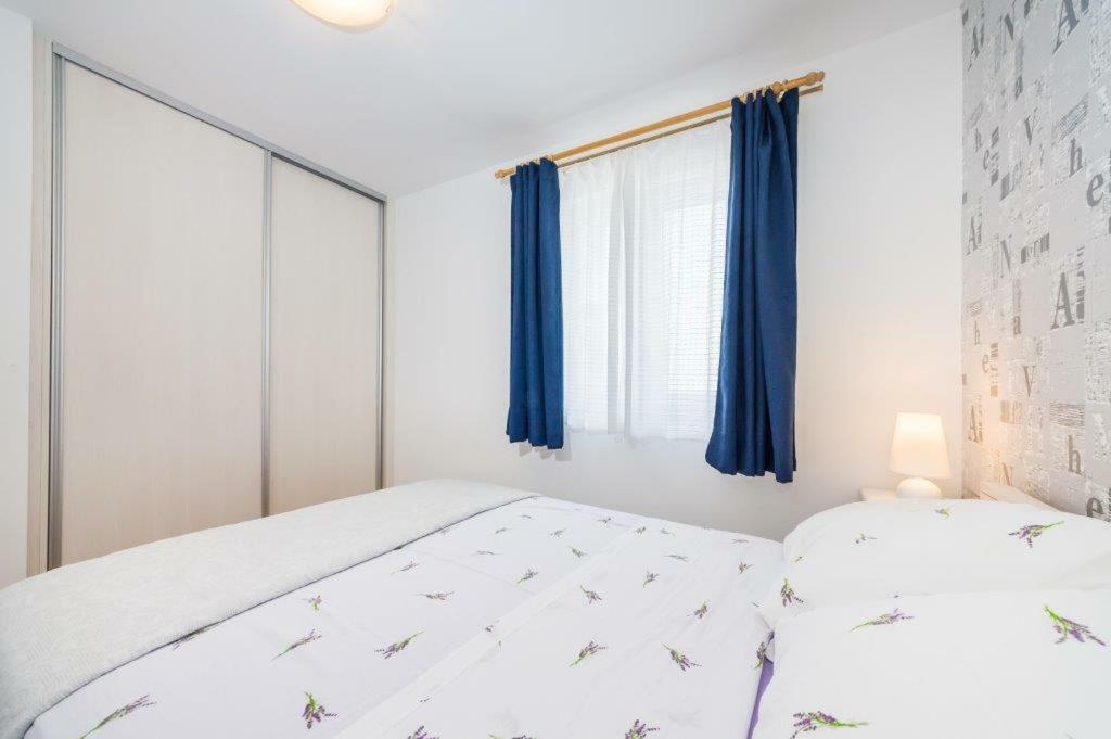Apartmani Paradise Petrcane Exterior photo
