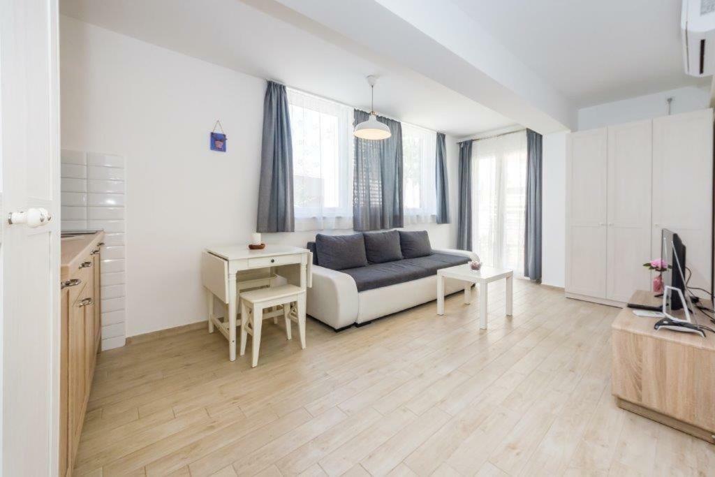 Apartmani Paradise Petrcane Exterior photo