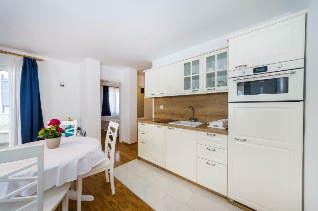 Apartmani Paradise Petrcane Exterior photo