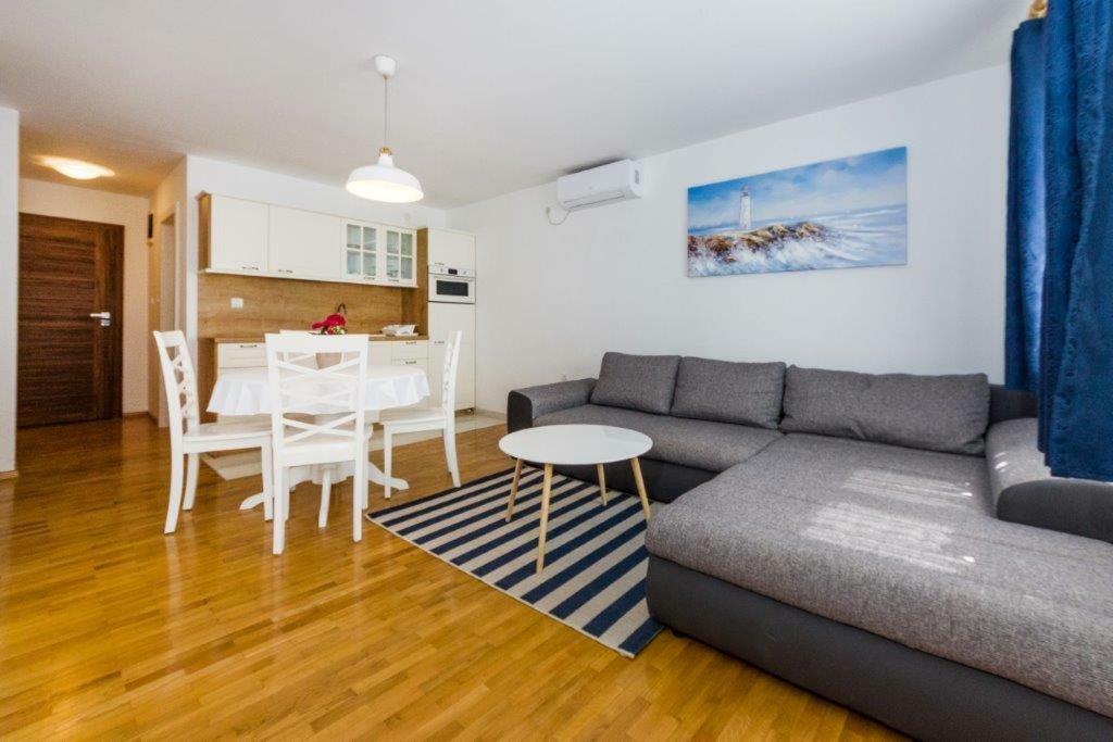 Apartmani Paradise Petrcane Exterior photo