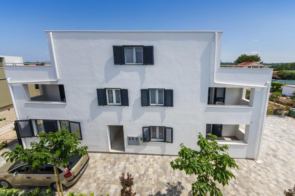 Apartmani Paradise Petrcane Exterior photo