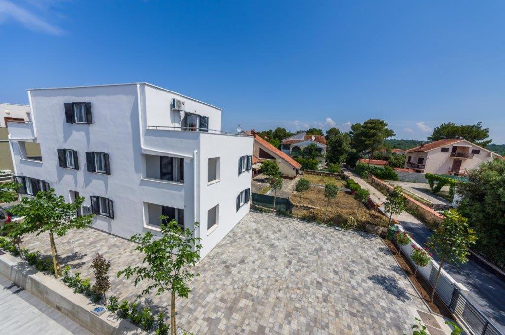 Apartmani Paradise Petrcane Exterior photo